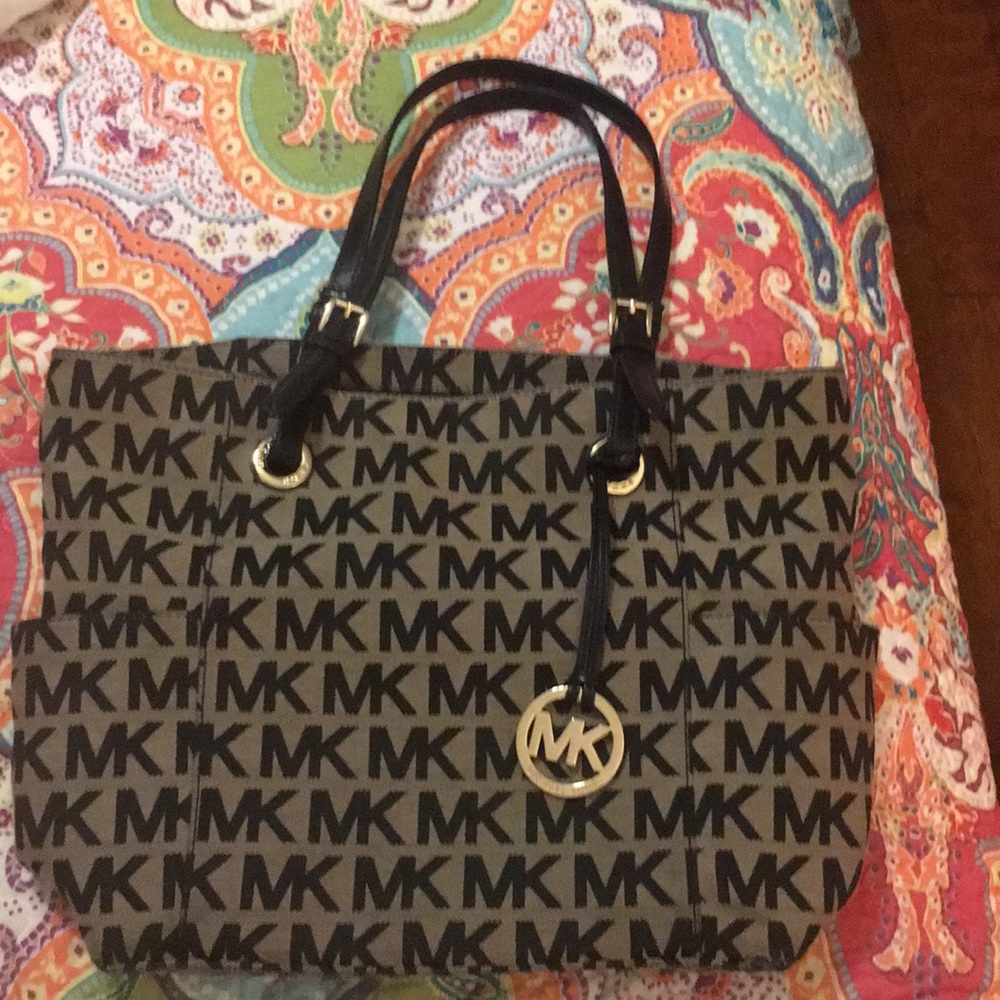 MIchael Kors MK Signature Jacquard jet set Tote